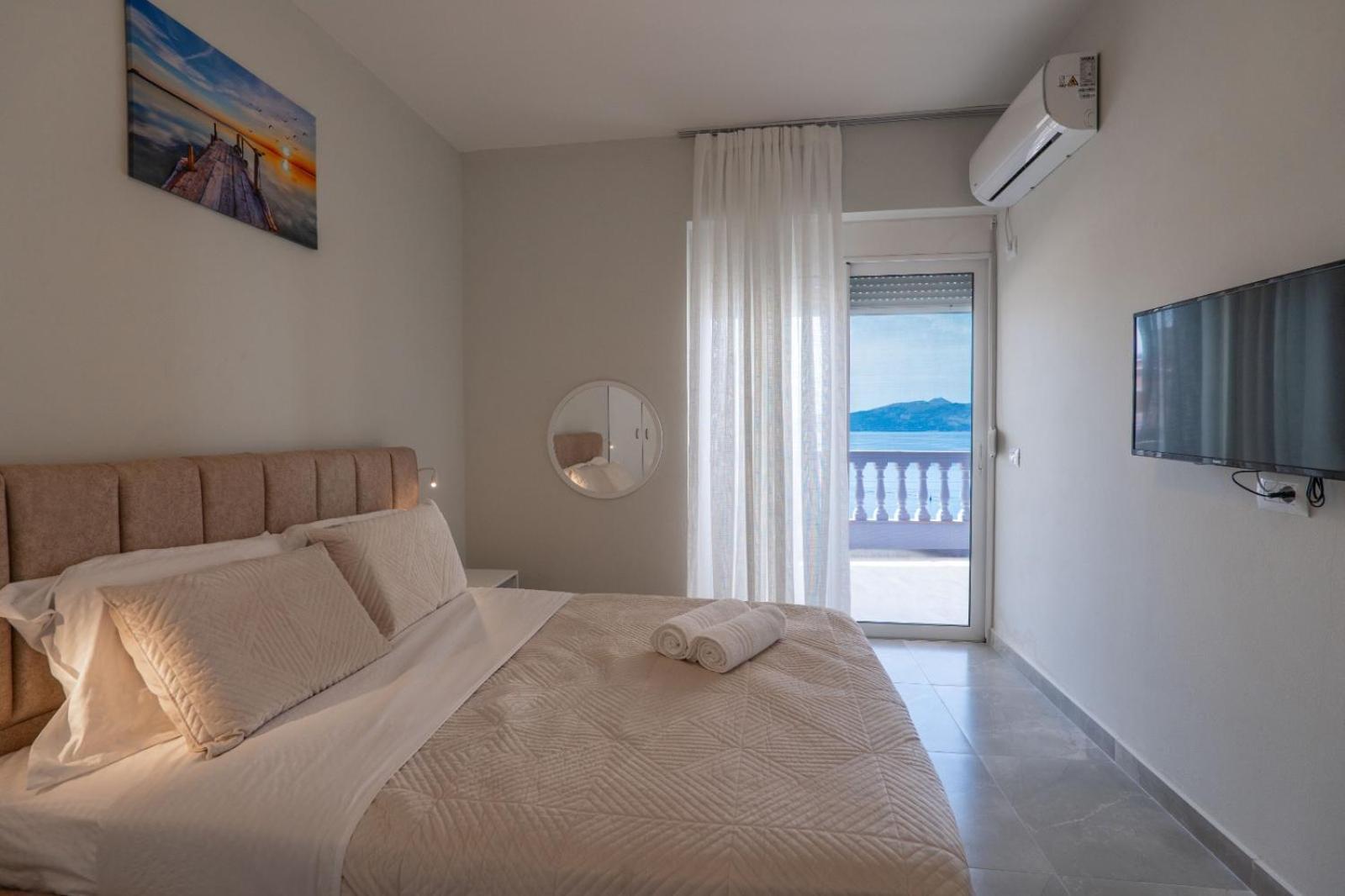 Esel Apartments Sarande Exterior photo