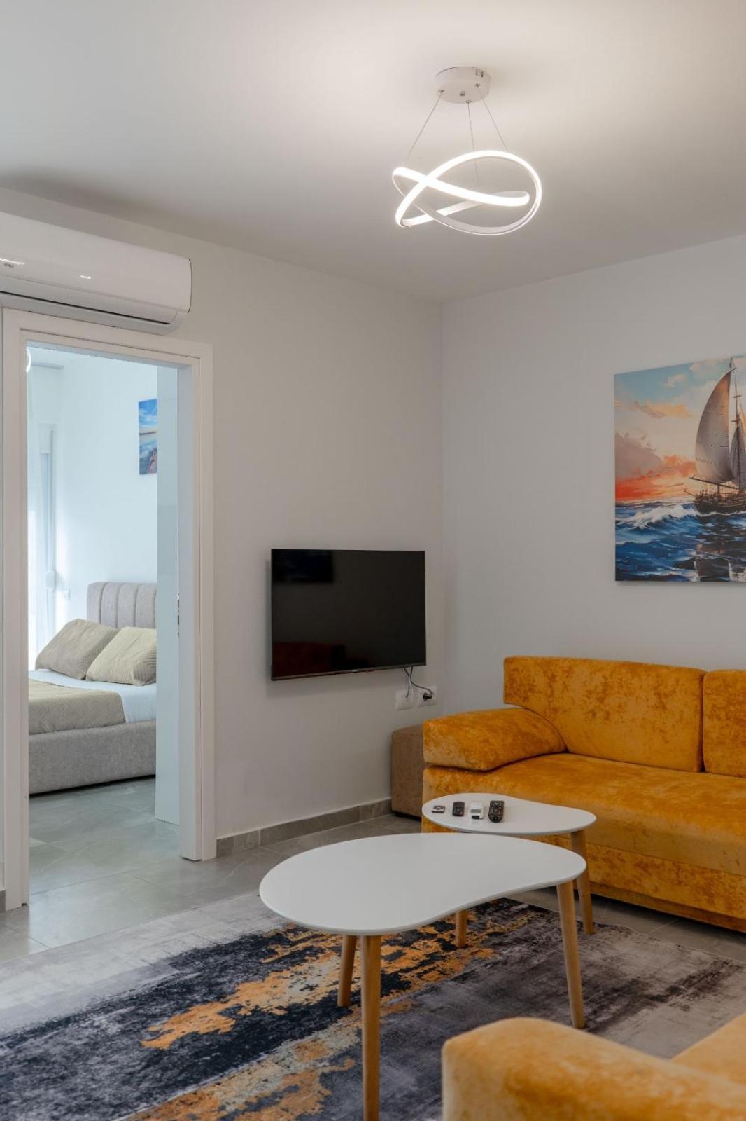 Esel Apartments Sarande Exterior photo